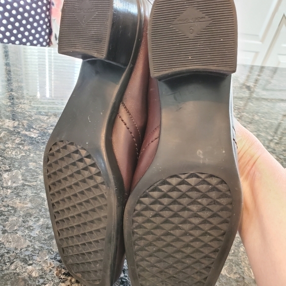 Easy Spirit Brown Leather loafers - Size 9W - Picture 6 of 6